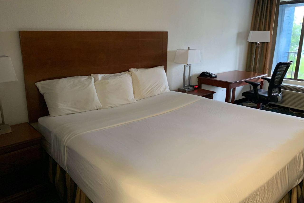 Travelodge By Wyndham Mobile Al Exteriör bild